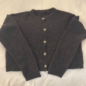 Gray Cardigan Sweater with Round Neckline and Long Sleeves